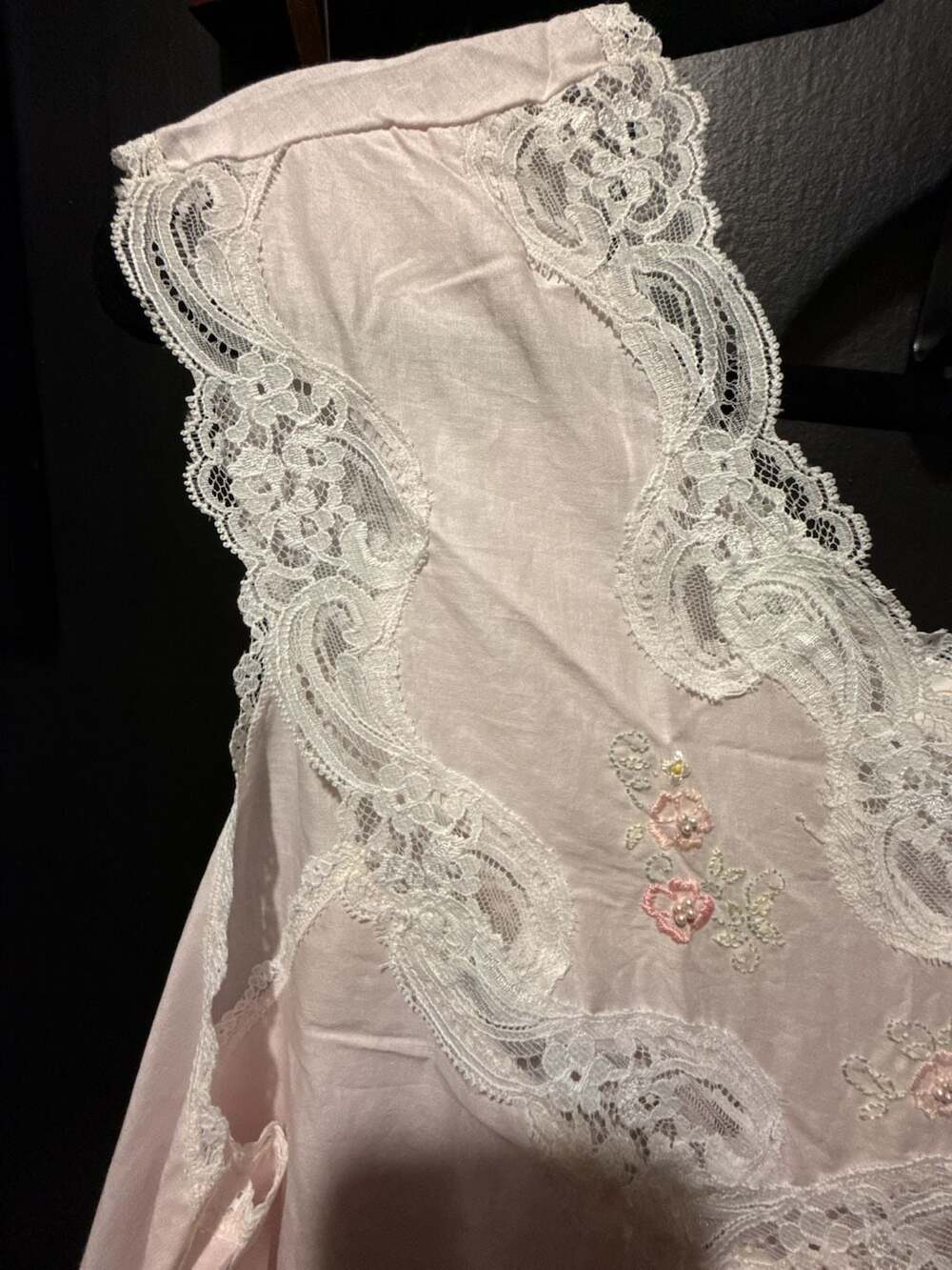 Vintage Barbizon Pink Lace Embroidered Maxi Nightgown Dress Size L - Picture 3 of 10